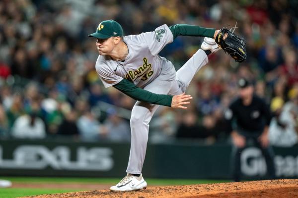 Pitcher Ross Stripling announces retirement