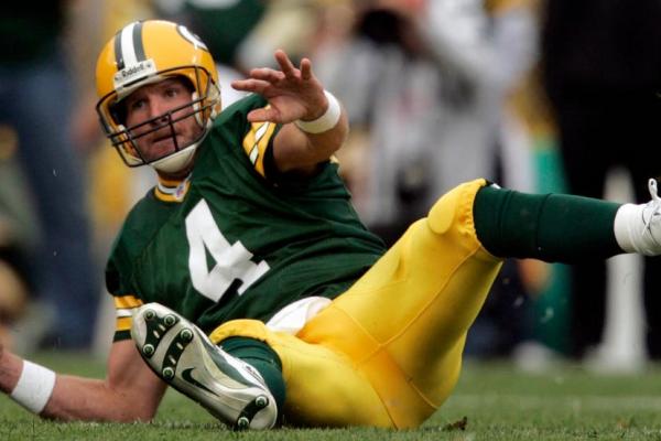 Brett Favre reveals Parkinson’s diagnosis at congressional hearing