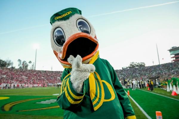 2026 OL Tommy Tofi commits to Oregon
