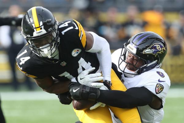 Ravens star MLB Roquan Smith (hamstring) hurt vs. Steelers thumbnail