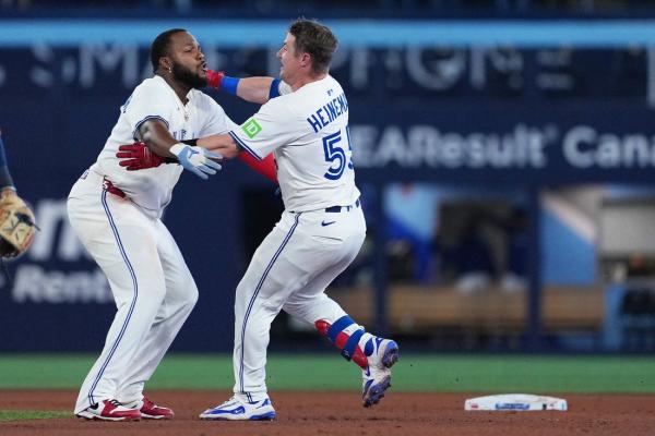 Blue Jays rally, walk off Astros in 10
