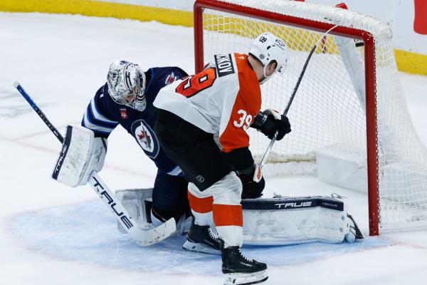 Flyers get by NHL-leading Jets in shootout