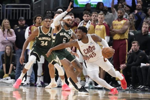 NBA roundup: Cavs edge Bucks, improve to 7-0 thumbnail