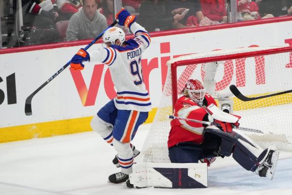 Oilers F Vasily Podkolzin inks 3-year extension