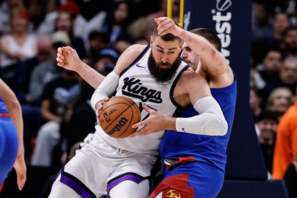 Fourth-quarter spree sends Nuggets past Kings