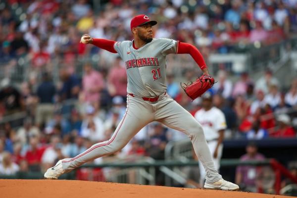 Hunter Greene gets run support as Reds top Braves thumbnail