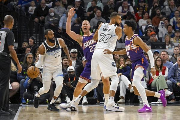 Julius Randle's buzzer-beater lifts Timberwolves over Suns thumbnail