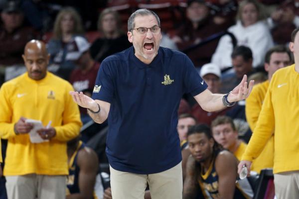 Report: Murray State coach Steve Prohm to step down