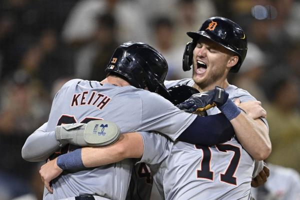 Down to last strike, Tigers stun Padres with slam