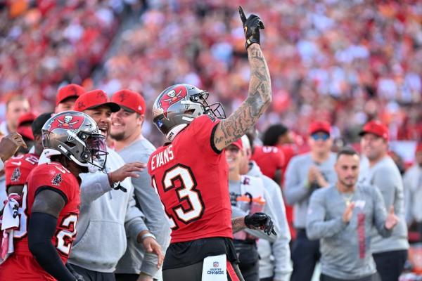 Bucs’ Mike Evans equals Jerry Rice’s record of 11 straight 1,000-yard seasons