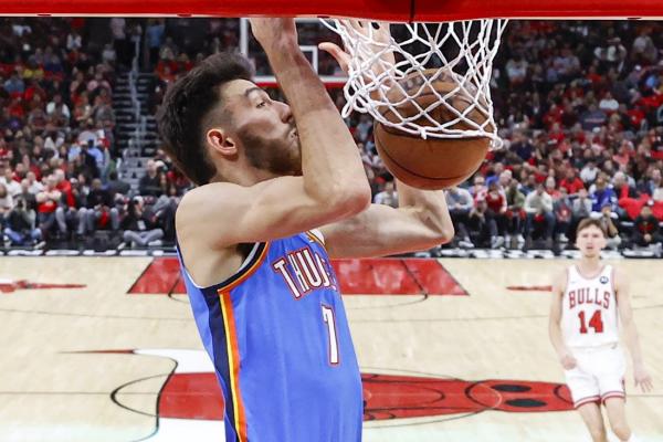 Chet Holmgren, Thunder out to continue strong start vs. Hawks thumbnail