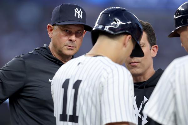 Yankees SS Anthony Volpe (elbow) exits game