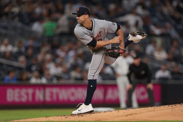 Tigers’ hot bats rout Yankees for second straight night