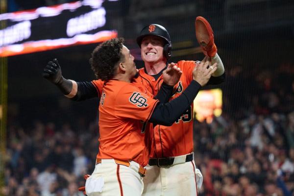 MLB roundup: Giants score on wild pitch to edge Braves in 10th