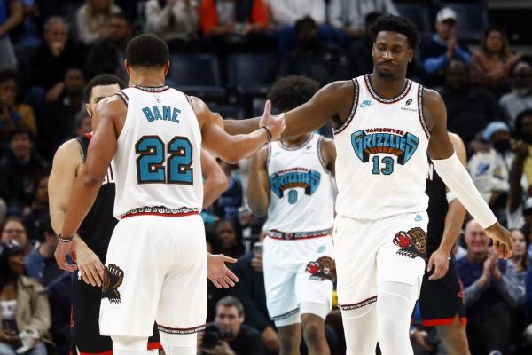 High-flying Grizzlies look to stay hot vs. slumping Bucks