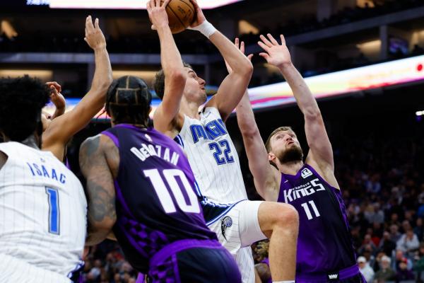 Franz Wagner, Paolo Banchero lead Magic past Kings