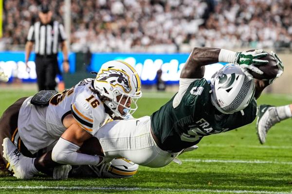 Michigan State dominates on all fronts, takes out Western Michigan to start year