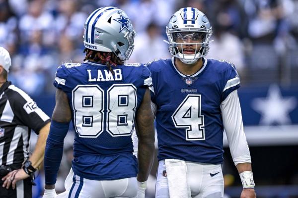 Cowboys WR CeeDee Lamb injures leg at Bears