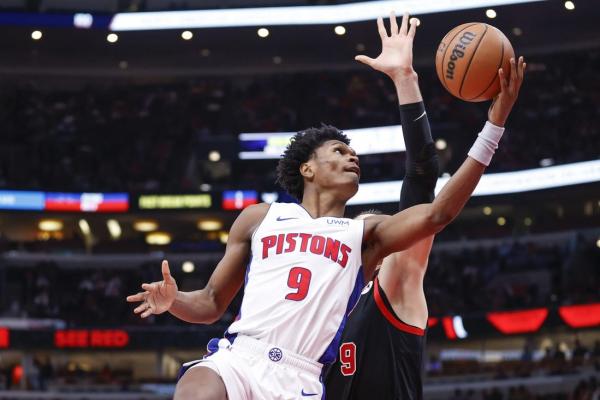 Report: Pistons' Ausar Thompson (blood clots) cleared to play thumbnail