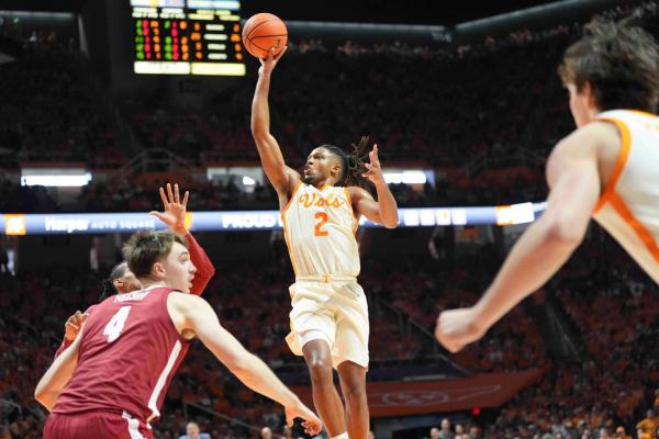 Top 25 roundup: No. 5 Tennessee stuns No. 6 Alabama