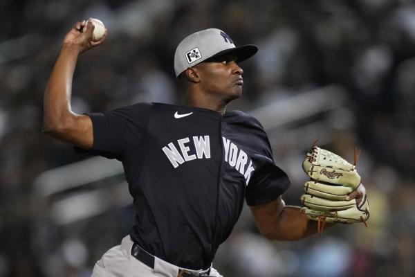 Yankees place RHP Yerry de los Santos (elbow) on IL