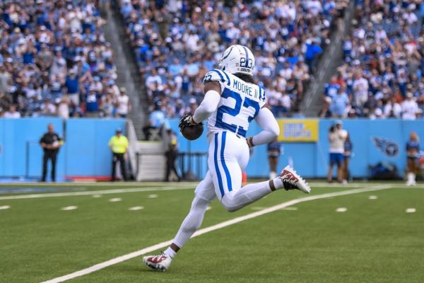 Report: Colts CB Kenny Moore II (calf) to only miss a few weeks
