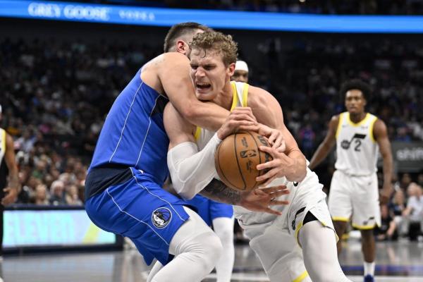 Jazz F Lauri Markkanen (back) listed as day-to-day