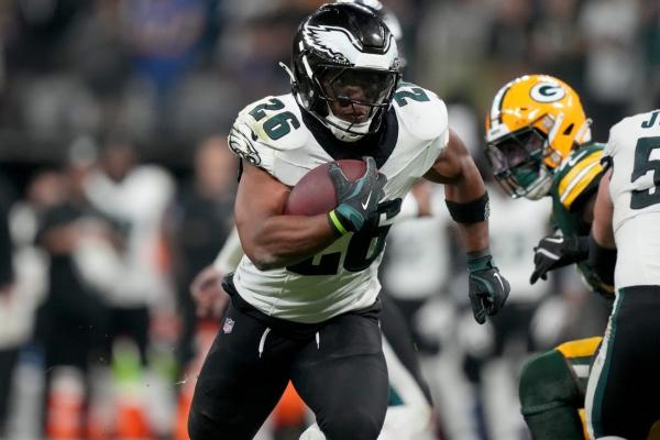 Eagles emerge with win over Packers in wild Brazil opener