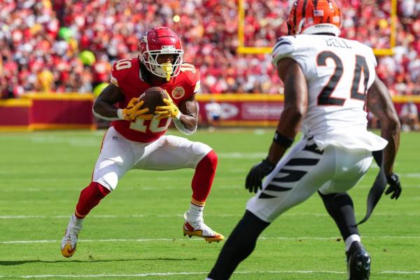 Chiefs put Isiah Pacheco on IR, Kareem Hunt on practice squad