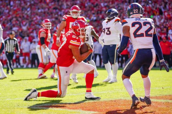 Chiefs remain unbeaten by sneaking past Broncos thumbnail