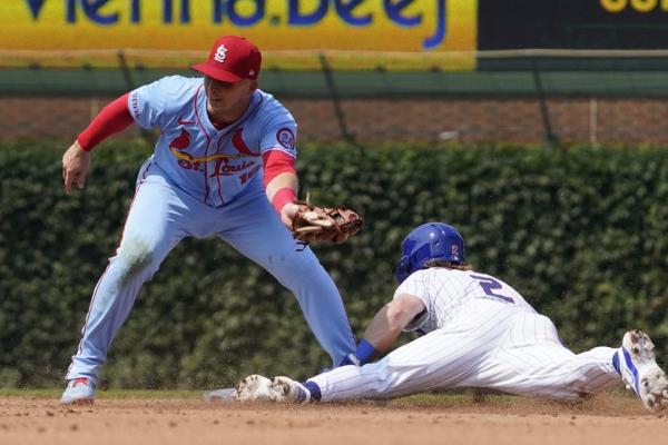 Cardinals use late rally to roar past Cubs 5-4 thumbnail