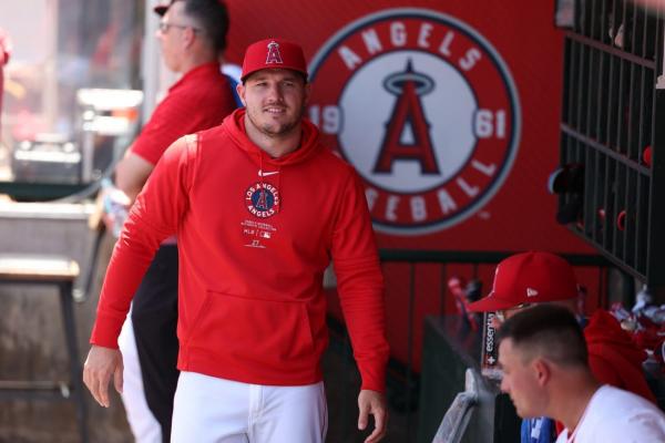 Angels star Mike Trout (knee) to begin rehab stint at Salt Lake thumbnail