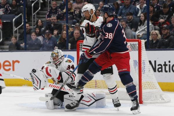 Blue Jackets claim 5-1 victory over listless Blackhawks