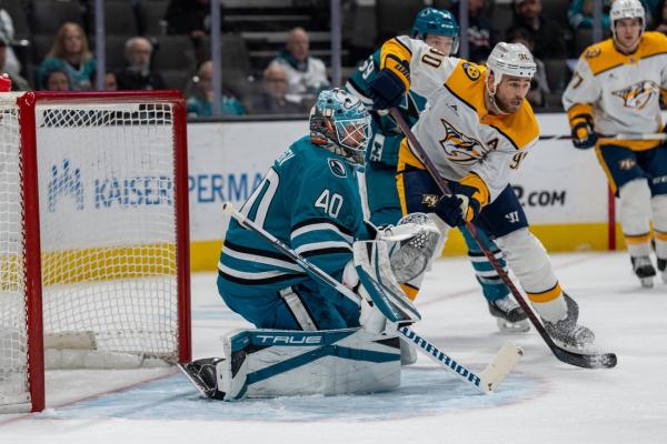 Kieffer Bellows’ 3rd-period goal propels Predators past Sharks