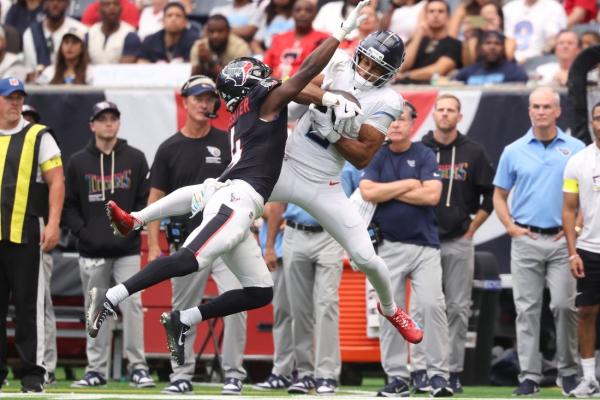 Texans shut down Titans 26-0, pick up first win of ’25