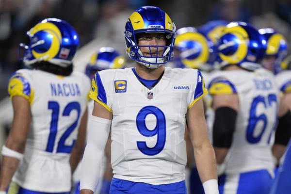 Report: Rams QB Matthew Stafford to have tests on finger
