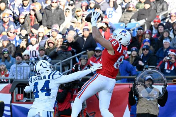 Colts edge Patriots on late TD pass, two-point conversion thumbnail