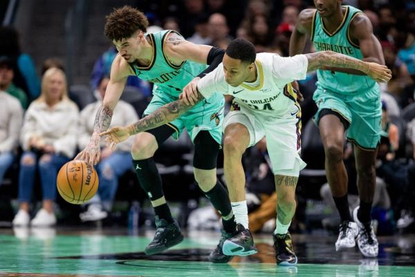 Hornets get healthy, blast Pelicans thumbnail