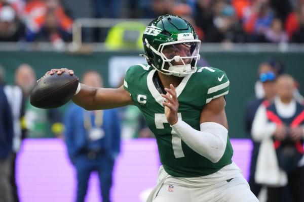 Jets’ Aaron Glenn: Justin Fields ‘took a step back’