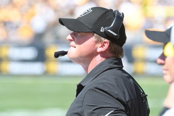 Buccaneers restore Jon Gruden to Ring of Honor