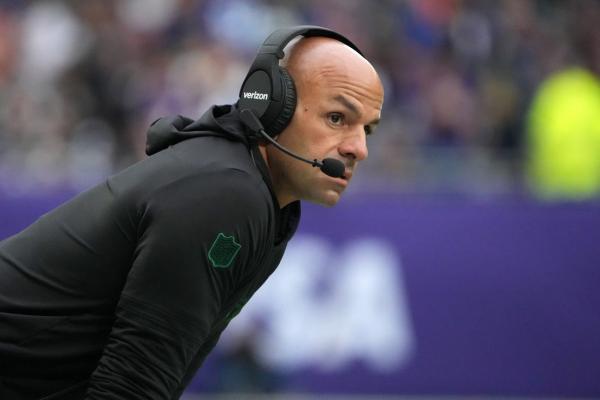 49ers bring back Robert Saleh as defensive coordinator thumbnail