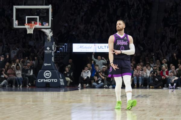 Timberwolves rally past Bucks as Donte DiVincenzo pours in 18