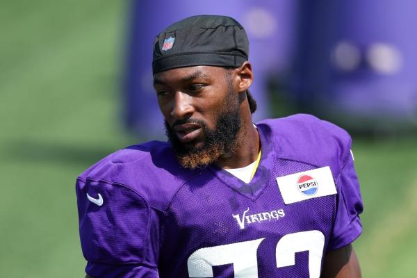 Reports: Vikings placing RB Aaron Jones (hamstring) on IR, signing Cam Akers