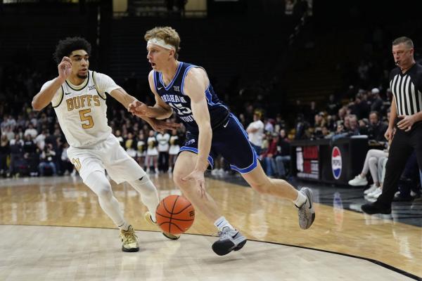 Richie Saunders puts up 25 as BYU downs Colorado