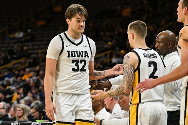 Owen Freeman helps Iowa rally past Washington State