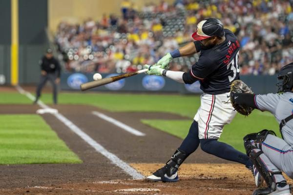 Twins explode for 5-run 7th to down Marlins