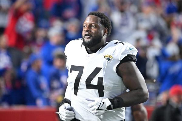 Reports: Vikings acquire LT Cam Robinson from Jaguars