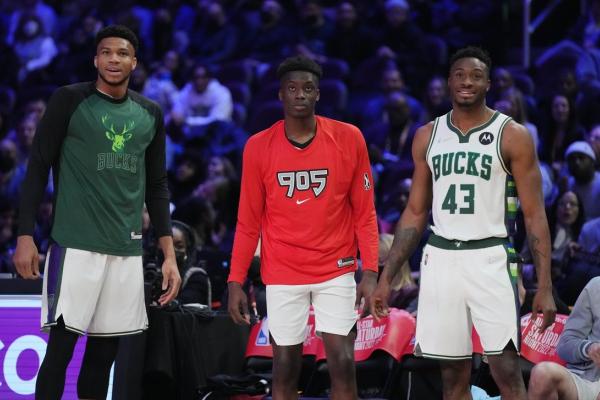 Report: Bucks signing third Antetokounmpo brother, Alex