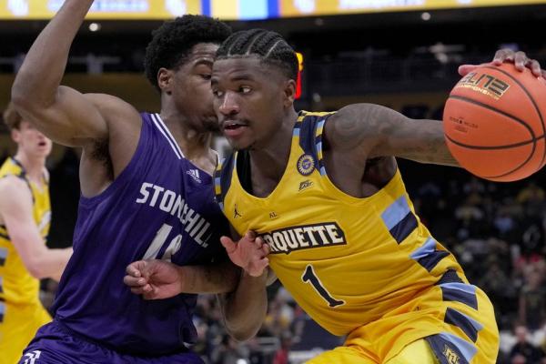 No. 10 Marquette rolls past Stonehill