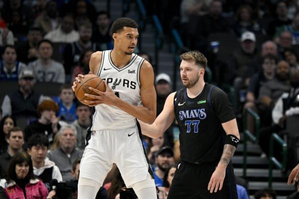 Mavs, Spurs on different paths entering season opener thumbnail